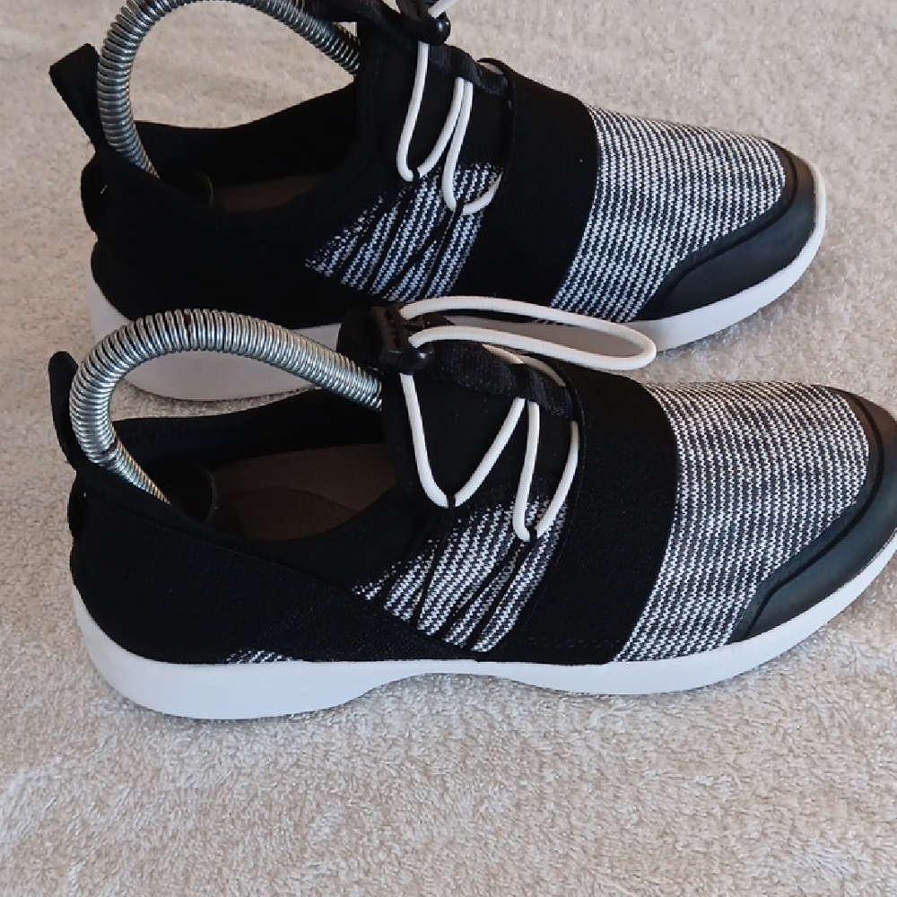 NWOT Vionic Alaina Comfort Slip On Athletic Shoes - Picture 2 of 16